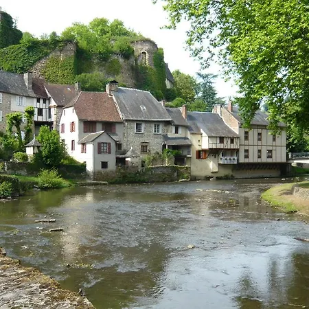 Lakeside Bed & Breakfast *